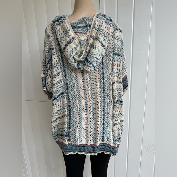 MIA MADDISON Missy Plus Lightweight crocheted short sleeve hoodie sweater  1X - Picture 3 of 4